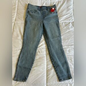 New Women’s SPANX Size Medium Petite Skinny Jeans